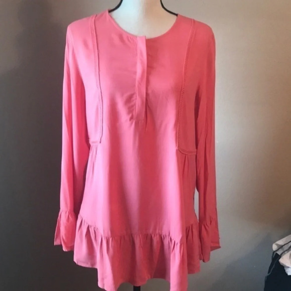 🌸Gorgeous blouse with ladder stitching🌸 - Picture 1 of 5